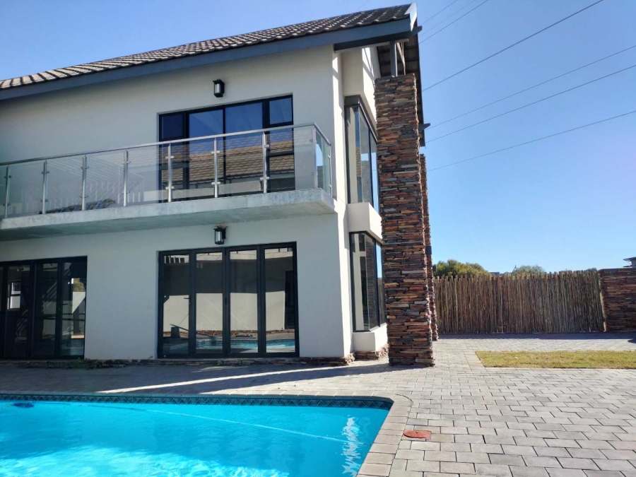 5 Bedroom Property for Sale in Lilyvale Free State